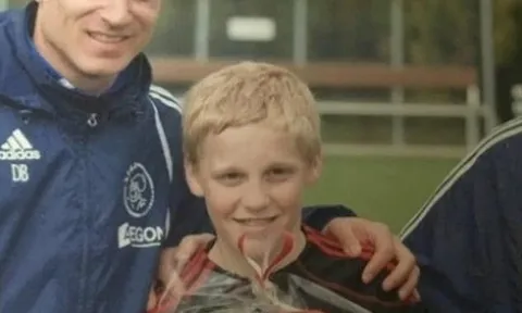 Johan Cruyff từng nhận xét ra sao về Donny van de Beek?
