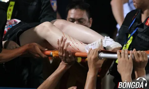 Trợ lý HLV Hà Nội FC nói gì việc CĐV Nam Định đốt pháo sáng?