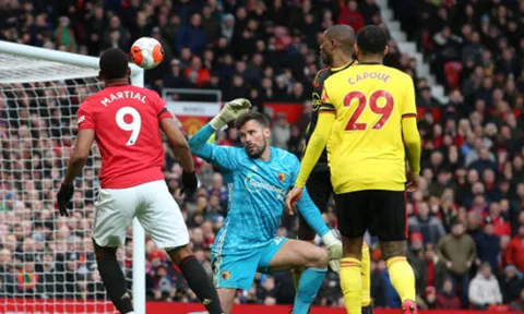 Rashford chấn thương, Martial làm ấm lòng CĐV MU với pha bóng hiếm thấy