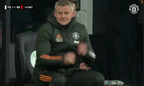 Cavani ghi bàn, Solskjaer lập tức phản ứng mạnh mẽ