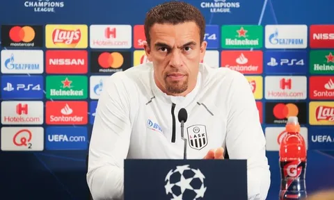 Đụng độ gã khổng lồ Man Utd, HLV LASK vẫn tuyên bố "cứng"