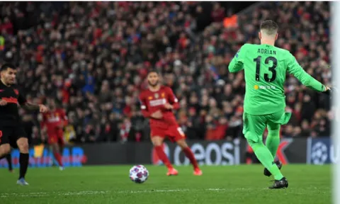 'Casillas hay Valdes cũng mắc sai lầm, tại sao tôi lại bị chỉ trích?'