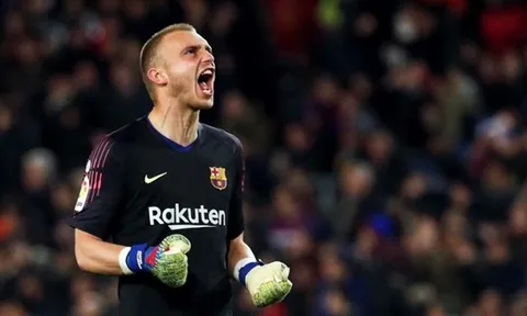 Đến Valencia, "chiếc bóng của Stegen" nhắn nhủ đến NHM Barca một điều