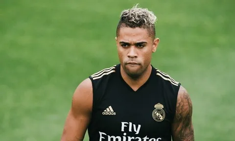 Monaco vào cuộc, chiếc áo số 7 sắp về tay Hazard?