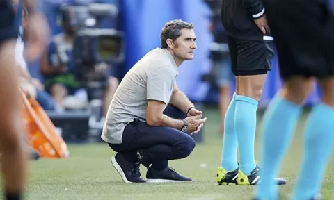 Lơ là đầu tư phòng ngự, hậu quả nhãn tiền đến quá sớm với Barca