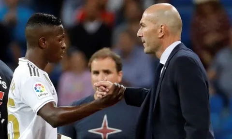 Thắng trận, Zidane ngay lập tức đưa 2 cái tên này "lên mây"
