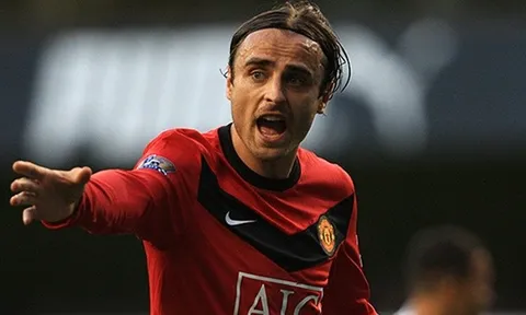 Berbatov: "Tin đồn chuyển đến huấn luyện Real đang ảnh hưởng đến ông ấy"