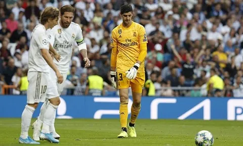 Đây, lý do thật sự Courtois bị Zidane thay ra chỉ sau 45 phút!