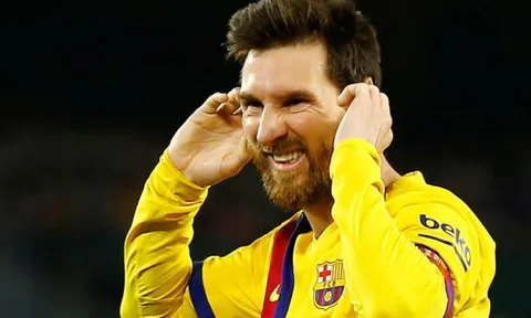 "Tên khốn Messi nghỉ ngơi ngay cả trong trận đấu!"