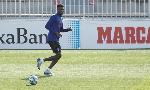 Người đại diện lên tiếng, quá rõ vụ Arsenal tiếp cận Partey