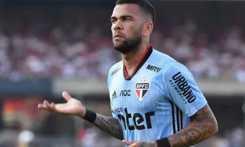 Dani Alves: "Đó sẽ là CLB lý tưởng để tôi treo giày"