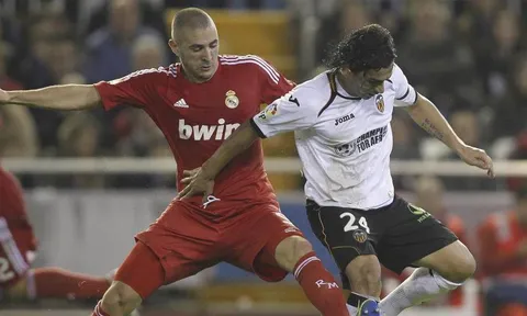 "Tôi từng chôm giày của Benzema"