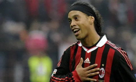 "Ronaldinho từng xin tôi đừng vào bóng với anh ấy nữa"
