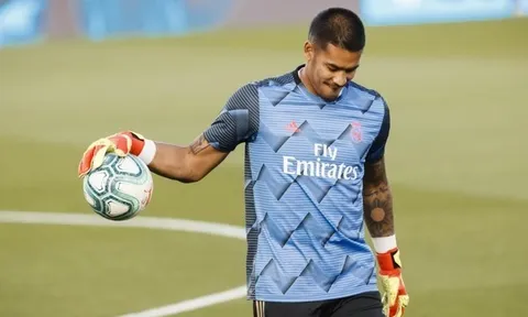 Real đạt thỏa thuận với "kép phụ" của Courtois
