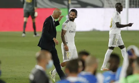 Không phải VAR, Zidane nói rõ yếu tố giúp Real chiến thắng