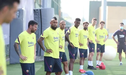 Barca triệu tập 5 gương mặt "mới toanh" đối đầu Napoli