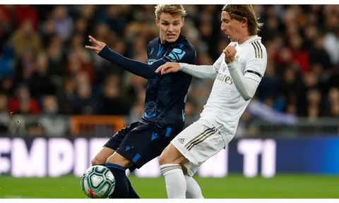 Vì Modric, Zidane tiếp tục "cầm chân" nhạc trưởng tương lai