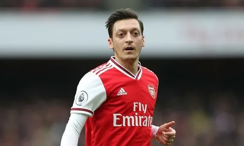 Cựu sao Arsenal chỉ cách Pháo thủ "kiếm lời" việc Ozil rời đi