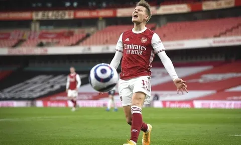 Odegaard trút bỏ "cơn ác mộng", Real vui như mở hội