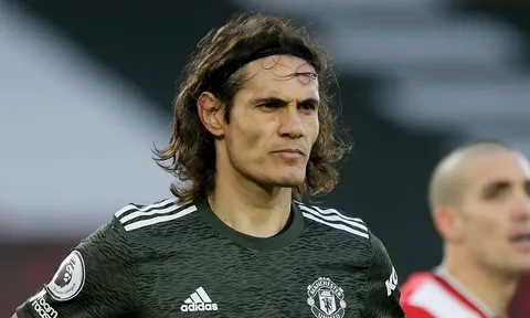 CHOÁNG! Giữa lùm xùm vụ Cavani, FA tố M.U 'không biết dạy dỗ' cầu thủ