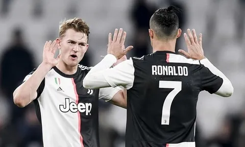 'Chúng tôi đã cố mua Ronaldo và De Ligt, nhưng không thành công'