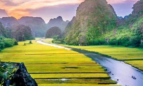Tỉnh nào được mệnh danh "Kinh đô đá", gắn với 3 triều đại 6 đời vua nổi tiếng, có ngôi chùa lớn nhất Việt Nam?