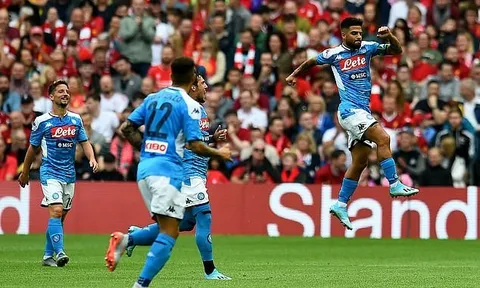 "Messi nước Ý" nhảy múa, Liverpool thua tan nát trước Napoli