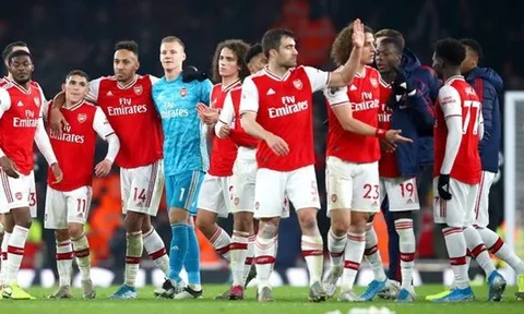"Vô địch cúp C1 cũng không che giấu được thực trạng của Barca"