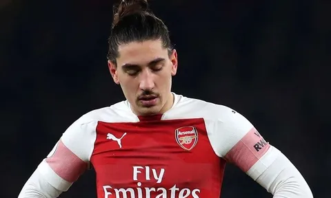 Không chịu kém cạnh 1 đồng đội, Bellerin nỗ lực trên mức bình thường