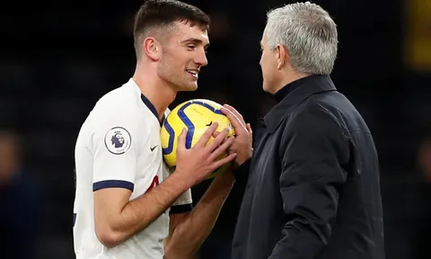Thiếu cả Kane lẫn Son, Mourinho nên dùng ai ở vị trí tiền đạo?