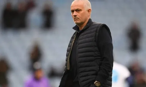 XONG! Khó khăn bủa vây, Mourinho đón tin cực vui về lực lượng