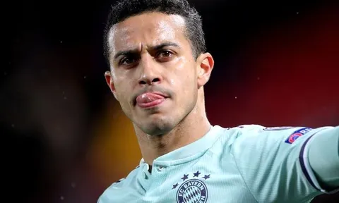 2 gã khổng lồ cản trở Liverpool chiêu mộ Thiago