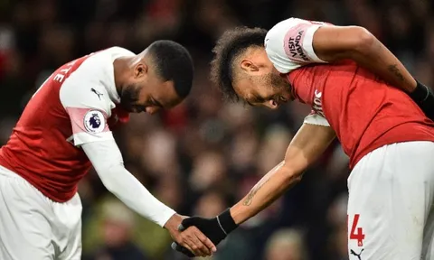 Aubameyang nói vài lời, fan Arsenal "tê tái" vì quá hạnh phúc
