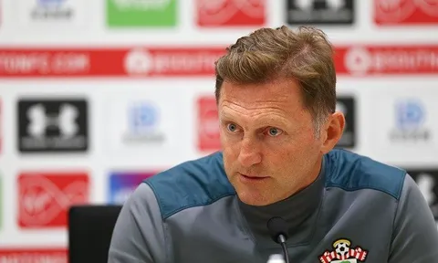 Liverpool đá 120 phút, HLV đối thủ nói lời thật lòng