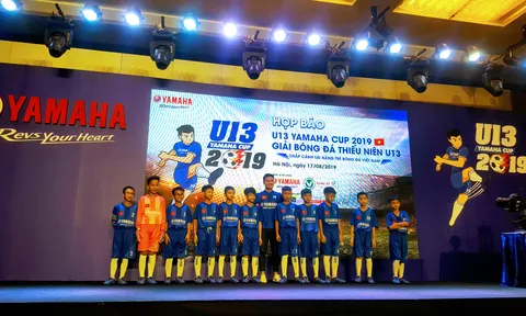 Quang Hải "tiếp lửa" cho các cầu thủ nhí U13
