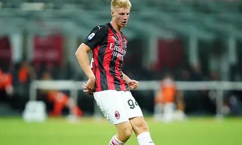 CHÍNH THỨC: AC Milan chia tay cái tên thứ 7 trong mùa hè 2020