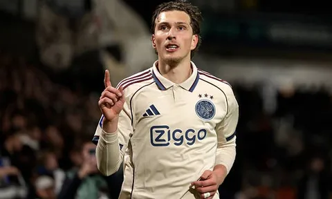 Được Arsenal săn đón, Romano hé lộ tương lai của Mika Godts