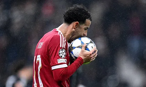 Nghịch lý Curtis Jones ở Liverpool