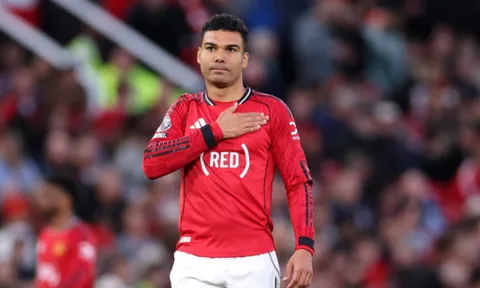 Casemiro bật khóc khi MU đánh bại Brentford