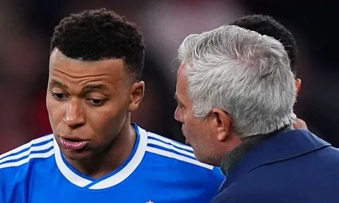 Sau cái chạm tay của Mbappe, Mourinho có thực sự thuộc về Real?