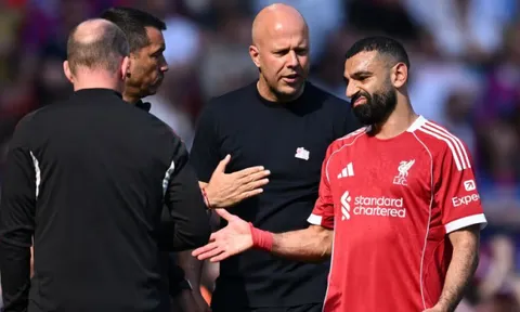 Alan Shearer lo ngại Salah đã chơi trận cuối cho Liverpool