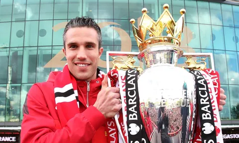 Robin van Persie và tiếng gào thét của đứa trẻ đi tìm vinh quang