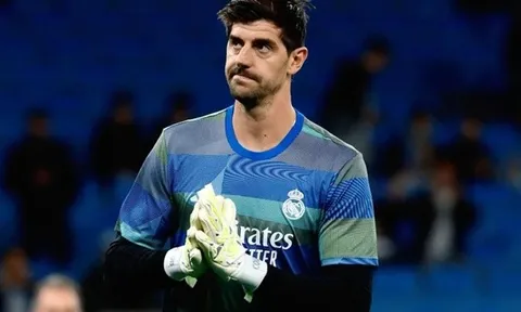 Courtois tái xuất giúp Real Madrid gia cố hàng thủ đấu Barcelona
