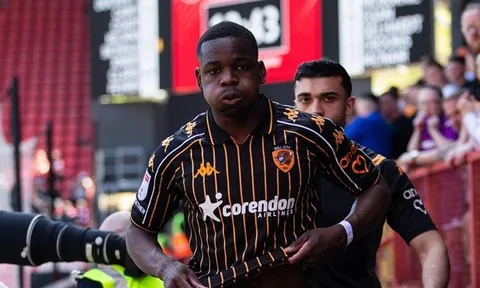 Nghỉ 424 ngày, sao Hull City đứt dây chằng lần 2 sau 11 phút tái xuất