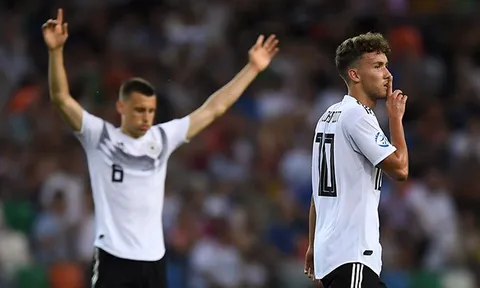 De Ligt phản lưới nhà và bị thay ra ngay sau hiệp 1, Sarri lên tiếng