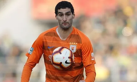 CHÍNH THỨC! Fellaini trở thành cầu thủ đầu tiên mắc COVID-19 tại Trung Quốc