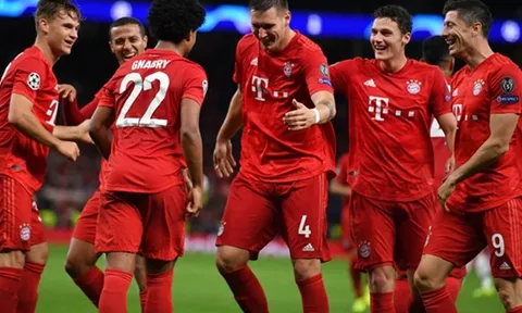 SỐC! Phá lưới Tottenham 4 lần, 'kẻ Arsenal từ bỏ' bị đồng đội đốn giò ngã chổng vó