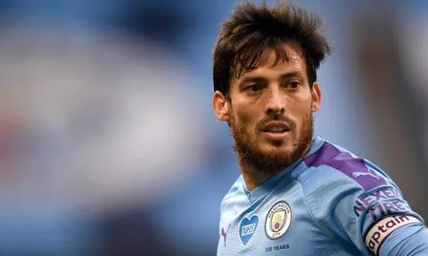 Bị huyền thoại Man City 'lật kèo', Lazio nổi điên