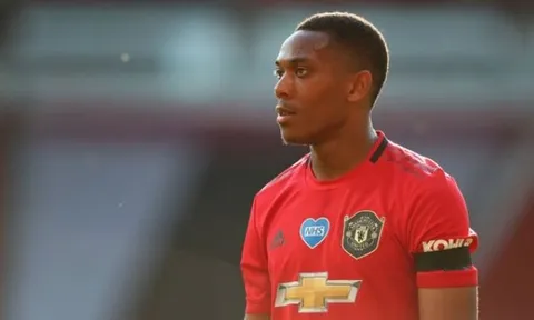 "Man Utd cần ký tiền đạo đẳng cấp khác thay Martial"