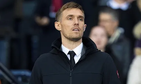 "Man Utd không được phép chờ đợi danh hiệu EPL suốt 30 năm như Liverpool"